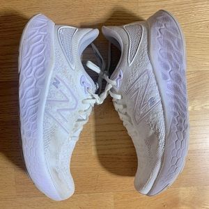 New Balance 1080 Women’s Running Shoes Size 7.5 WIDE